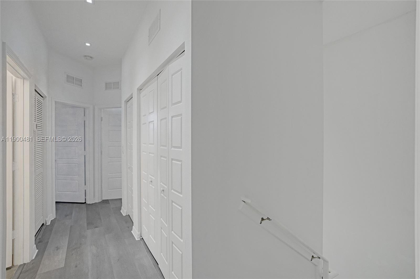 CHAMPION LAKES - Residential