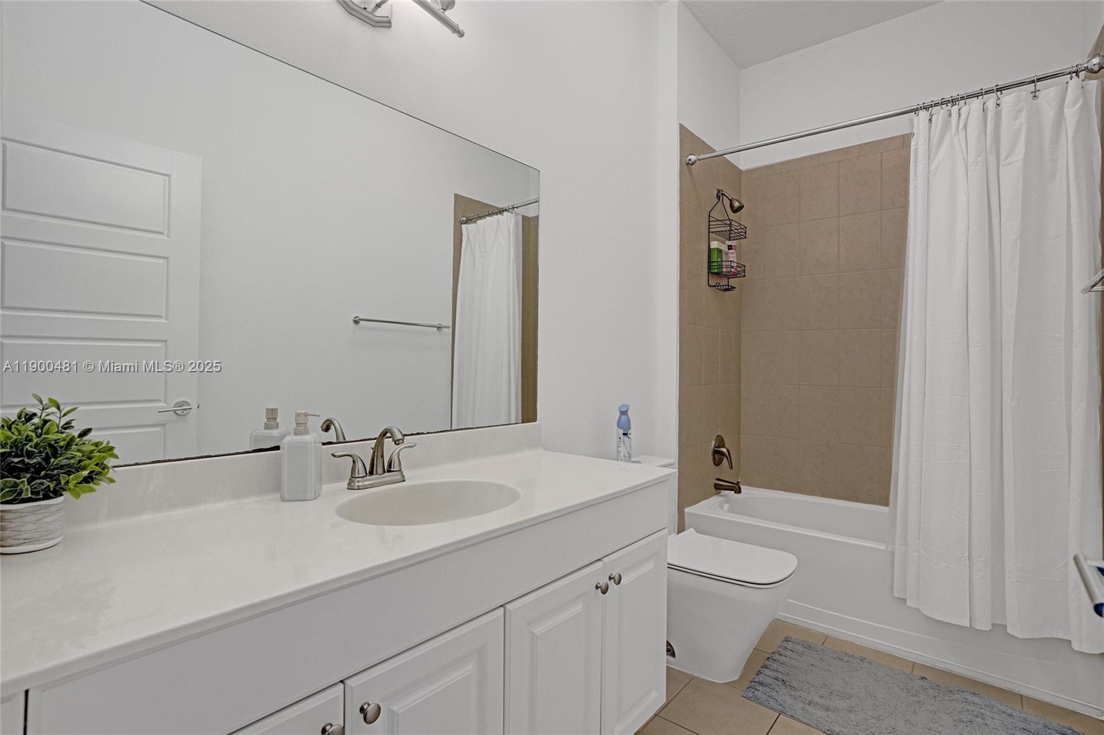 CHAMPION LAKES - Residential
