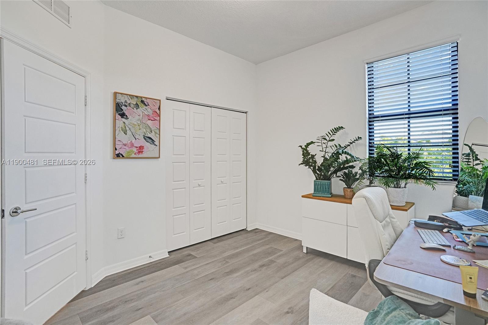 CHAMPION LAKES - Residential