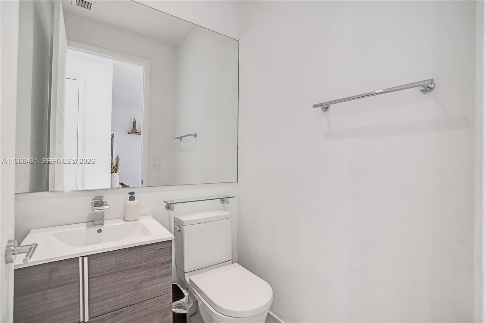 CHAMPION LAKES - Residential