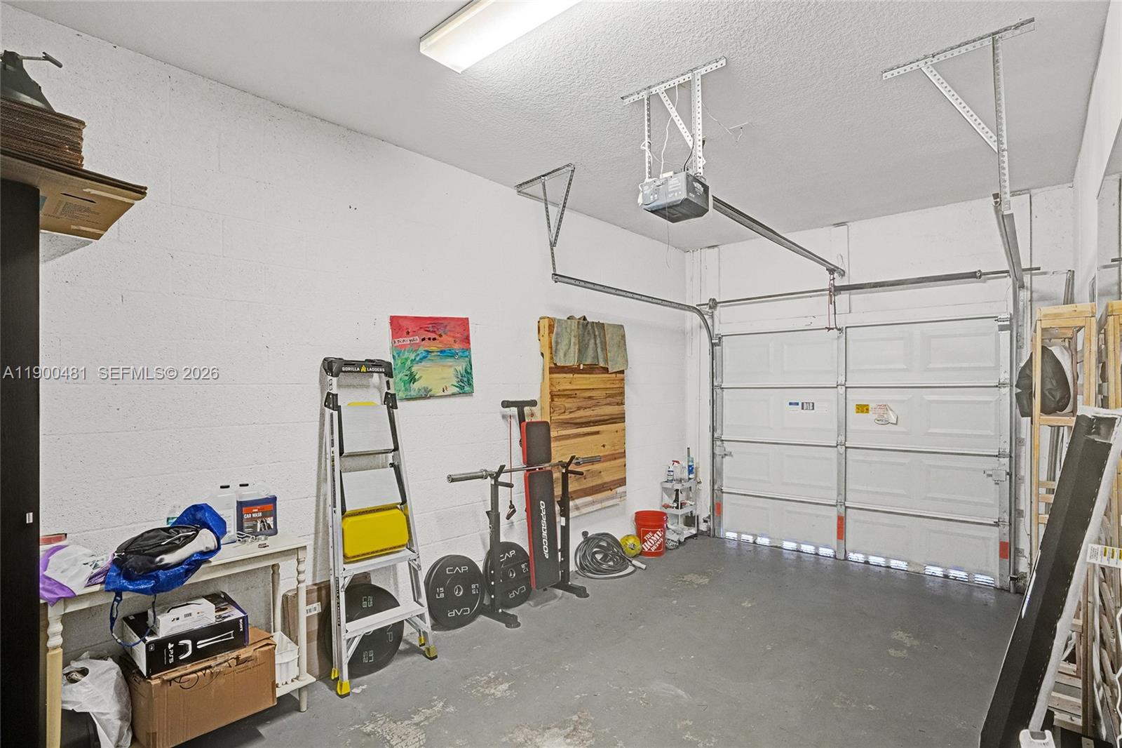 CHAMPION LAKES - Residential