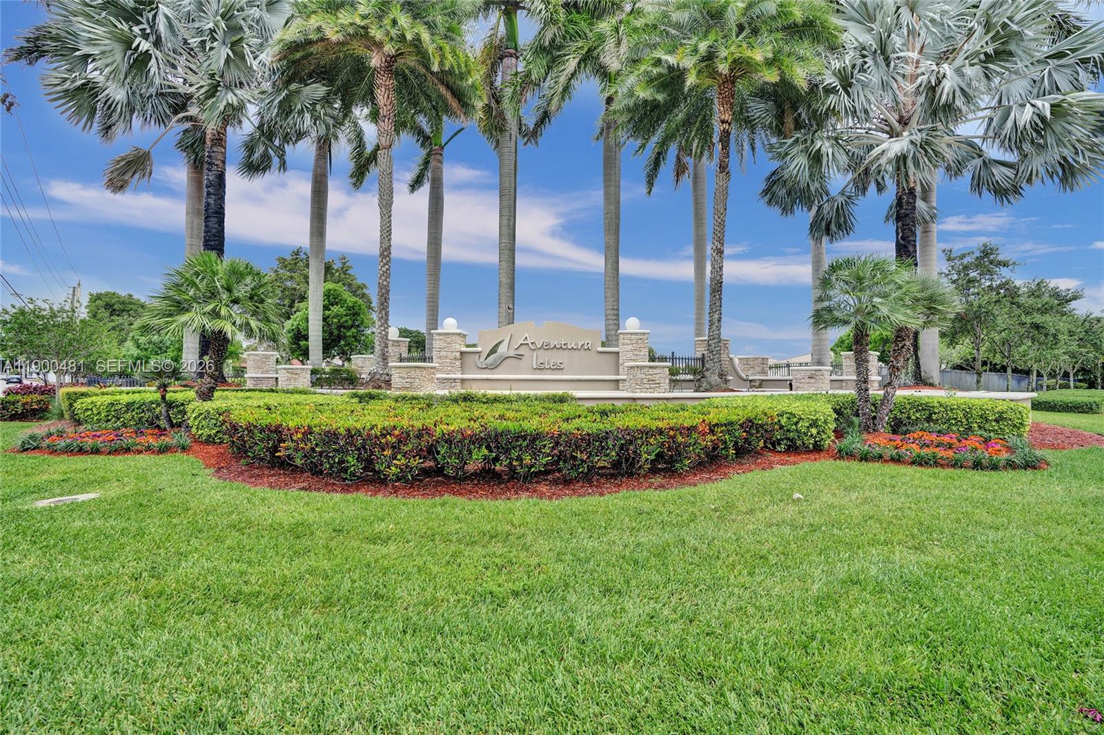 CHAMPION LAKES - Residential