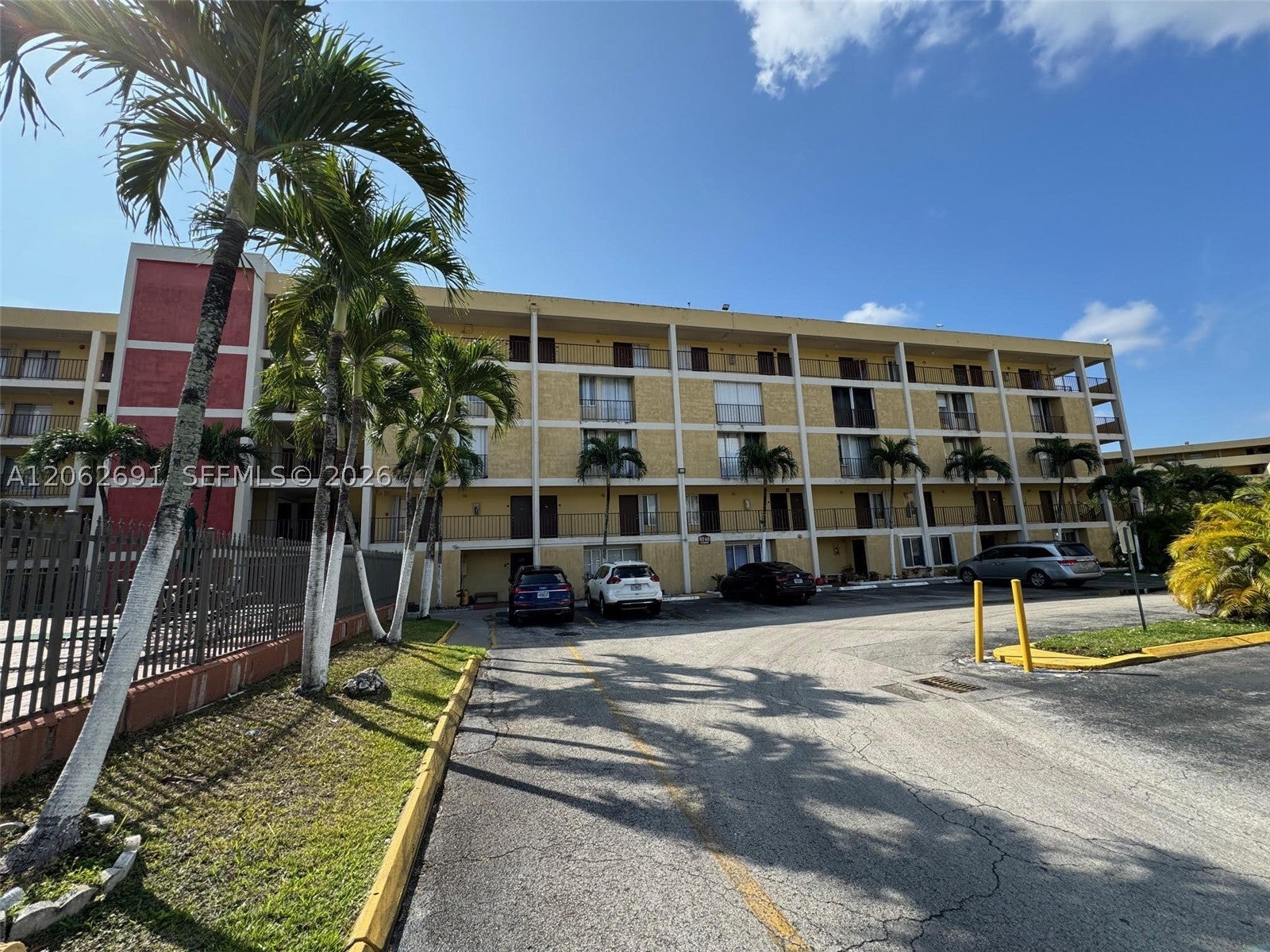 9240 Fontainebleau Blvd