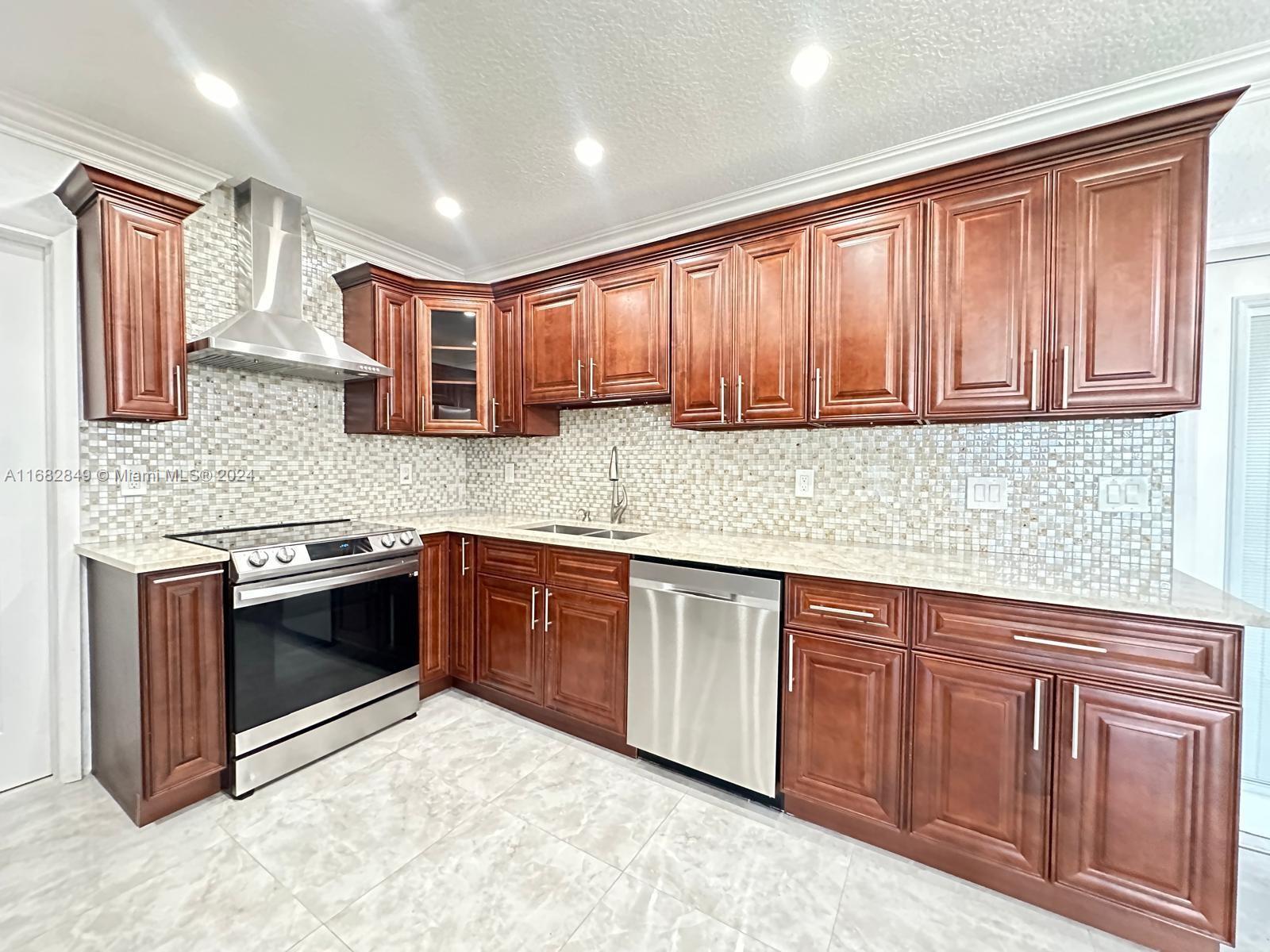 NORTH BROWARD HIGHLANDS S - Residential