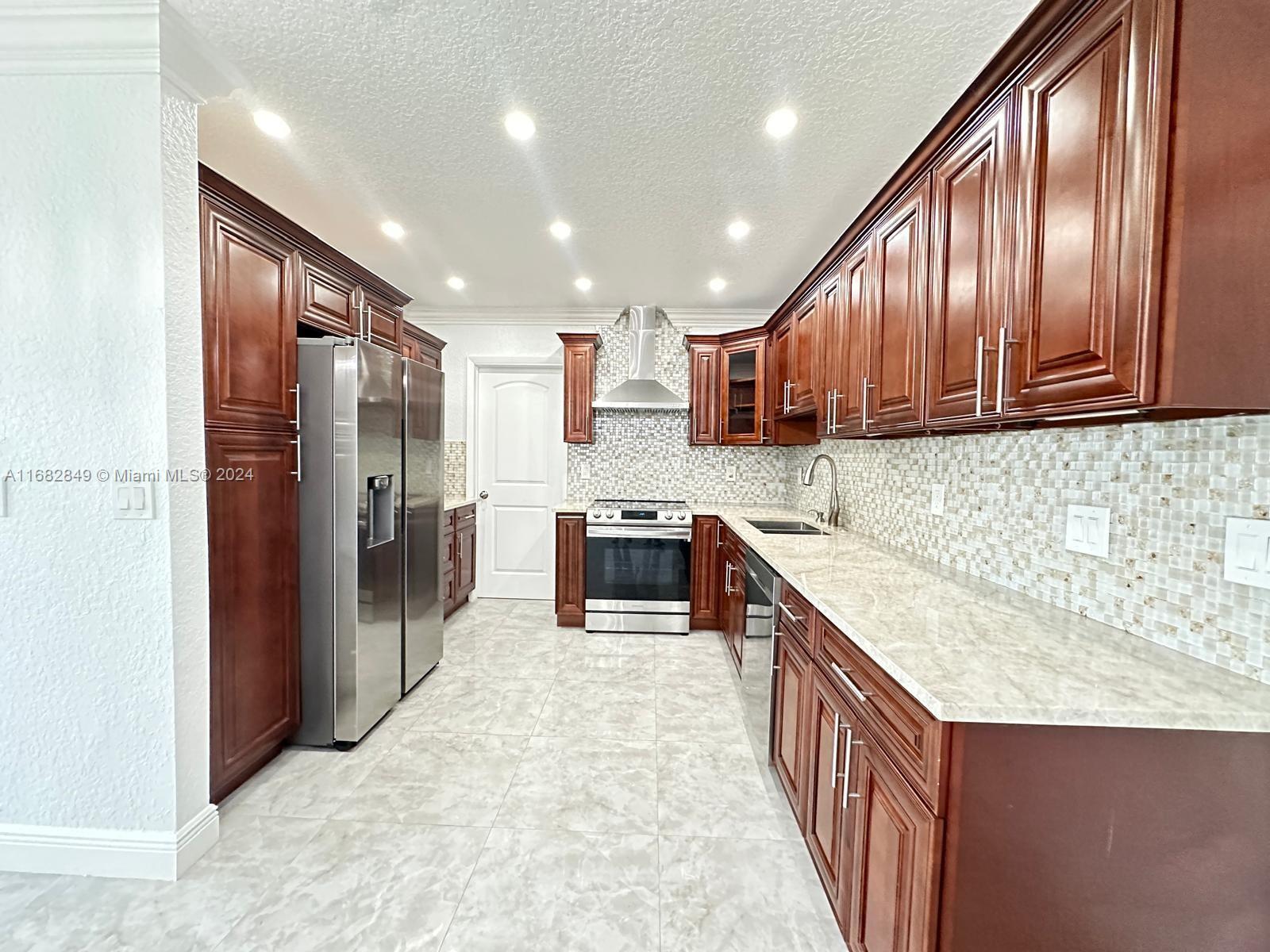 NORTH BROWARD HIGHLANDS S - Residential