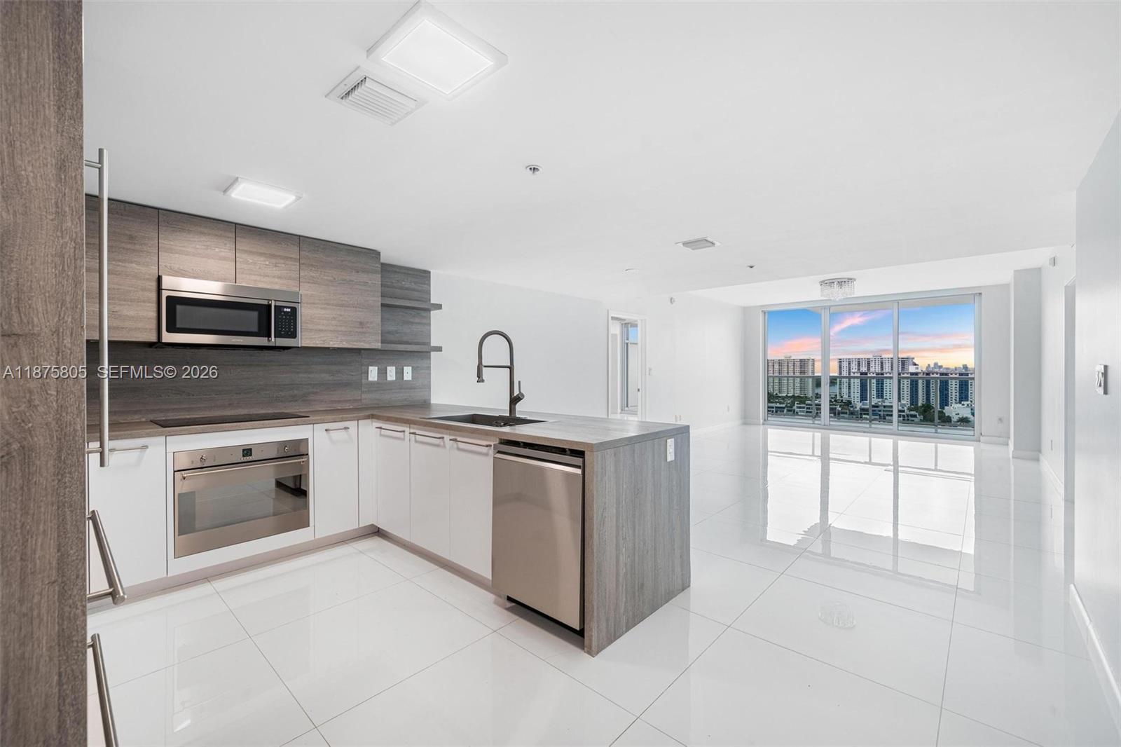 400 SUNNY ISLES CONDO WES - Residential