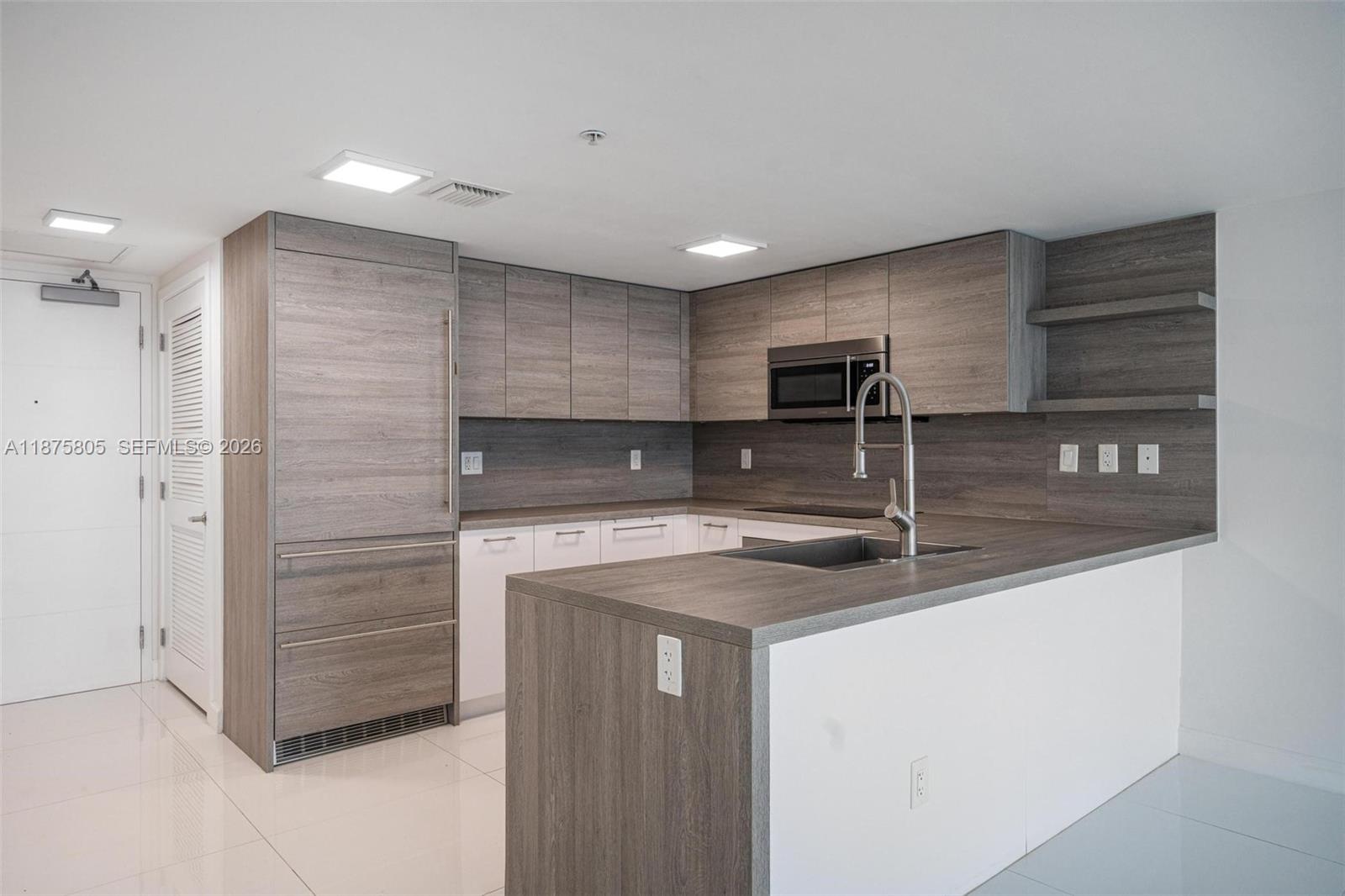 400 SUNNY ISLES CONDO WES - Residential