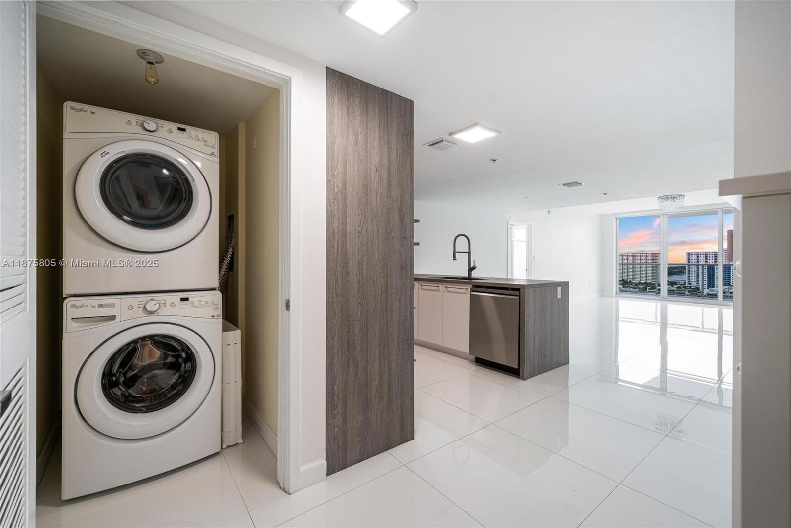 400 SUNNY ISLES CONDO WES - Residential