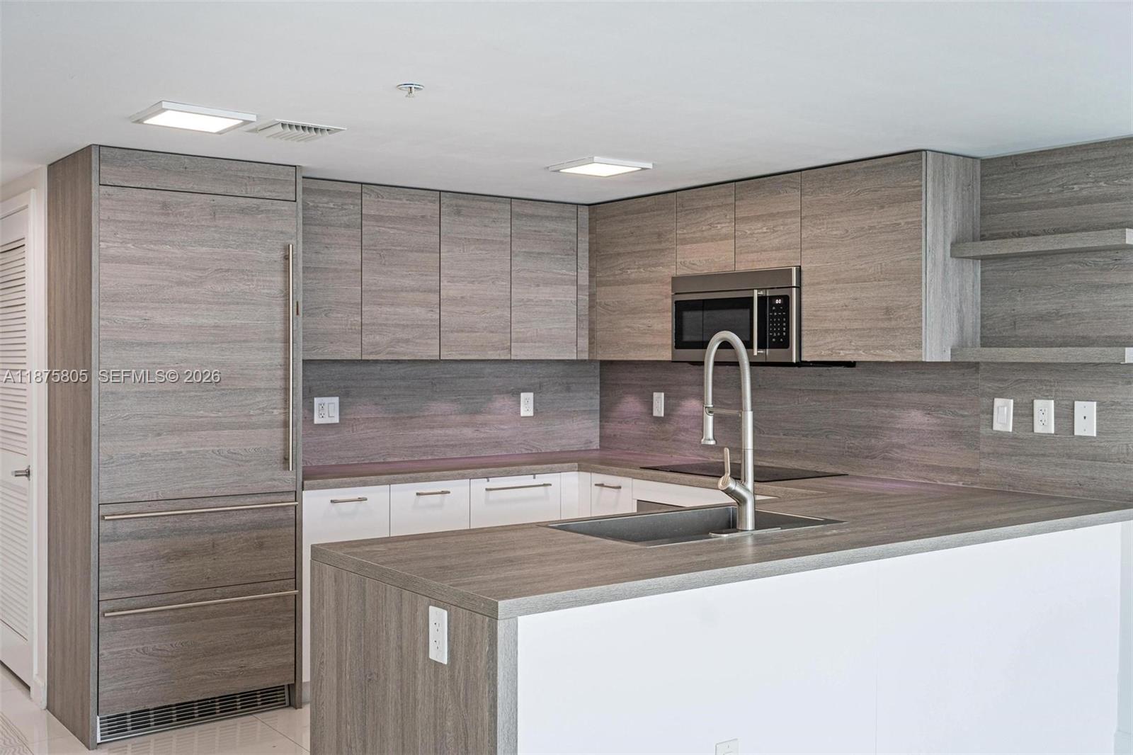 400 SUNNY ISLES CONDO WES - Residential