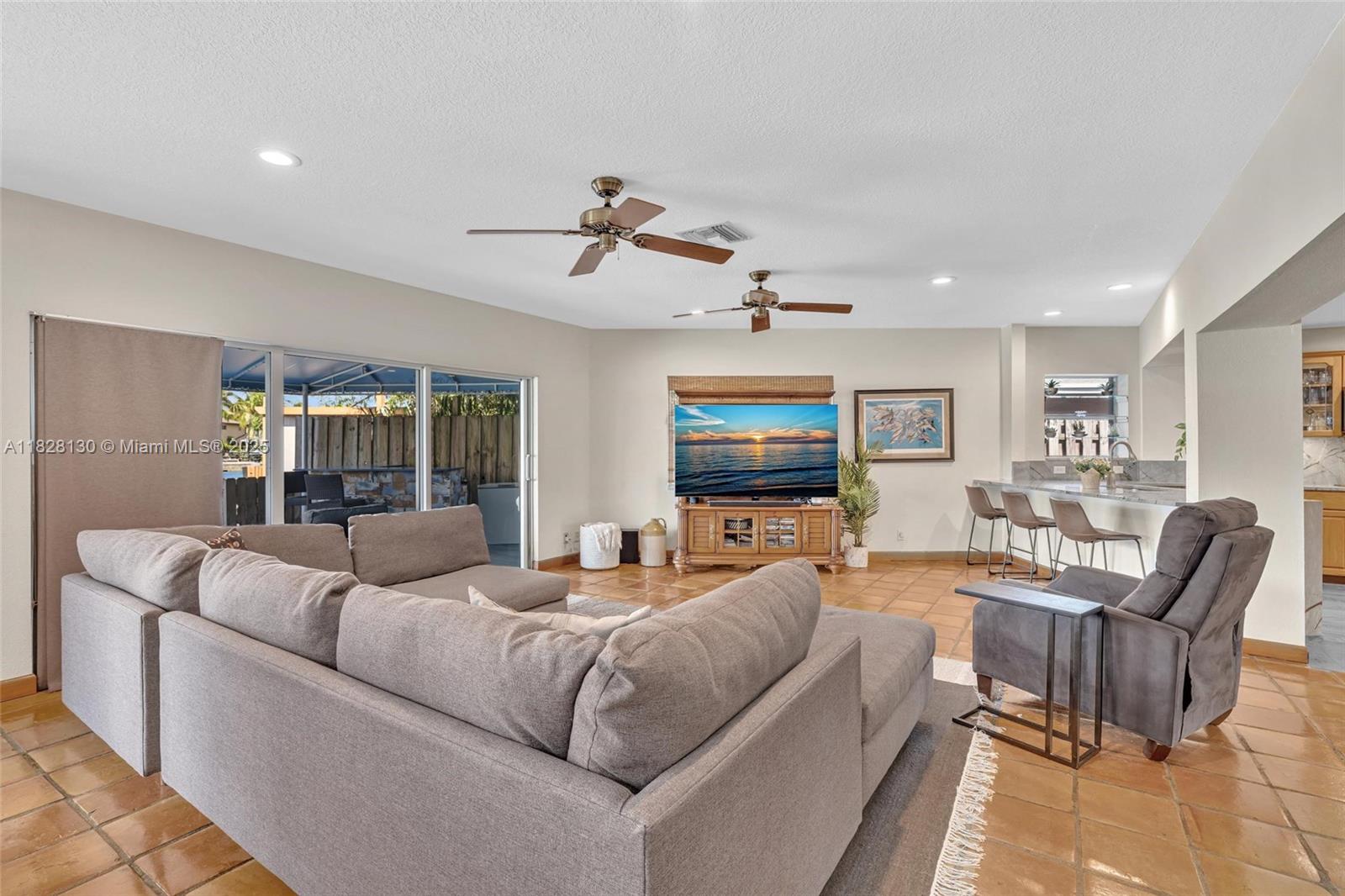 CORAL POINT - Residential