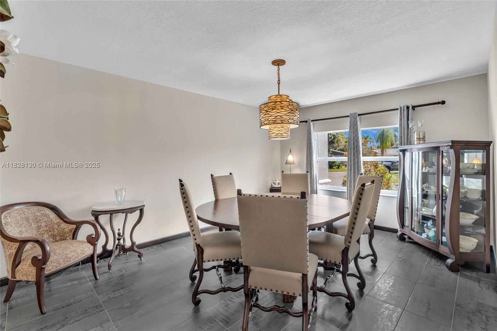 CORAL POINT - Residential