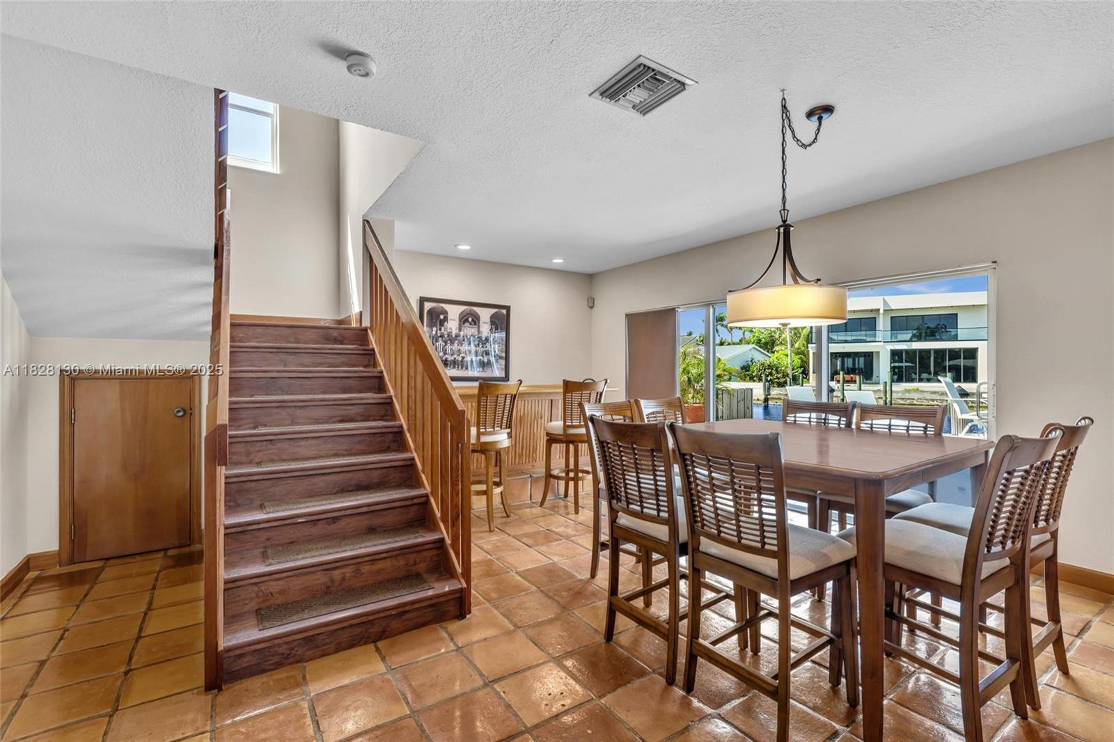 CORAL POINT - Residential