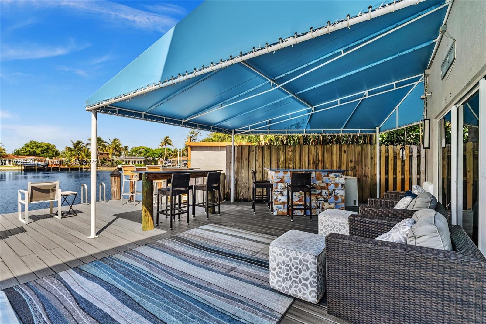 CORAL POINT - Residential