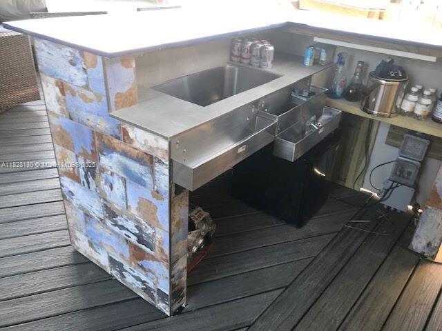 CORAL POINT - Residential