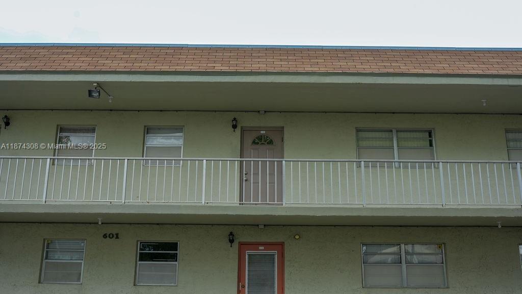 APPLEGREEN CONDO APTS 1 - Residential