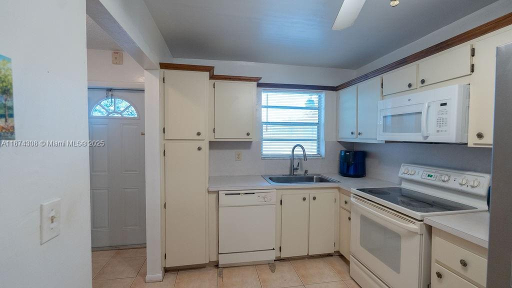 APPLEGREEN CONDO APTS 1 - Residential