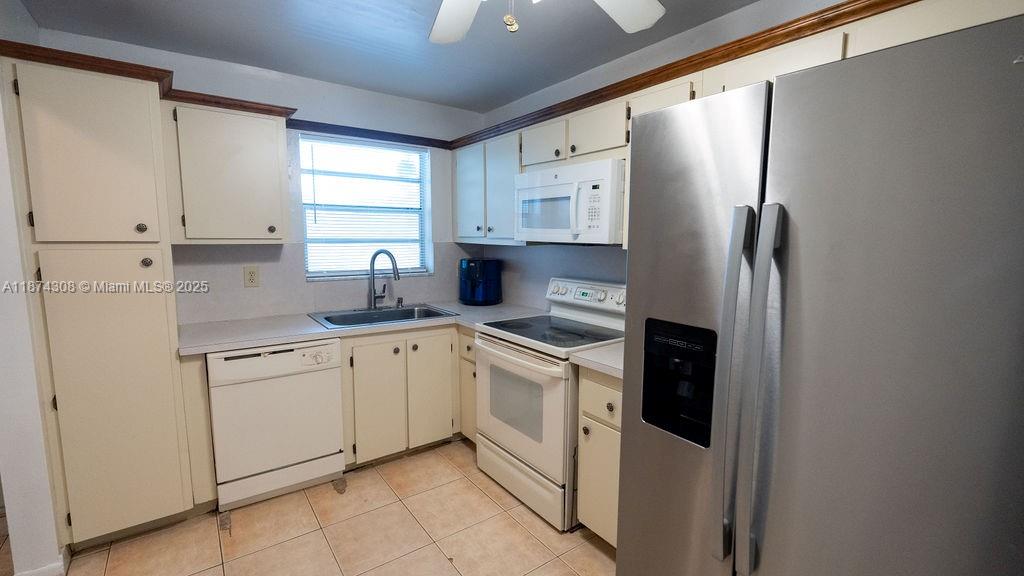 APPLEGREEN CONDO APTS 1 - Residential