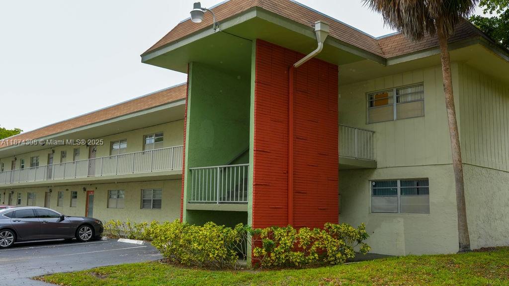 APPLEGREEN CONDO APTS 1 - Residential