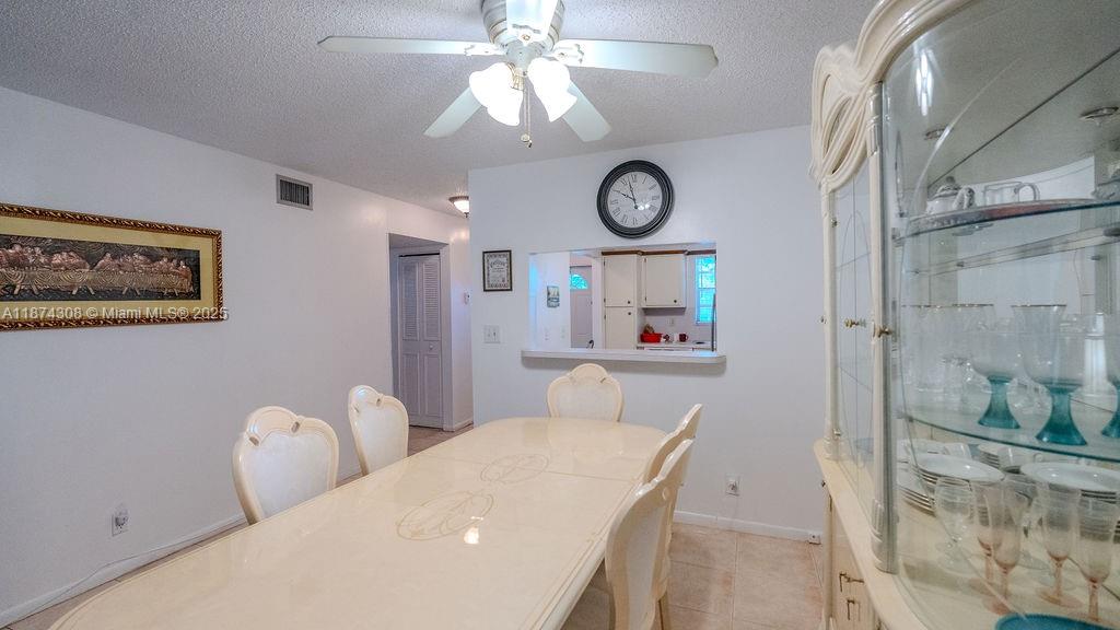 APPLEGREEN CONDO APTS 1 - Residential