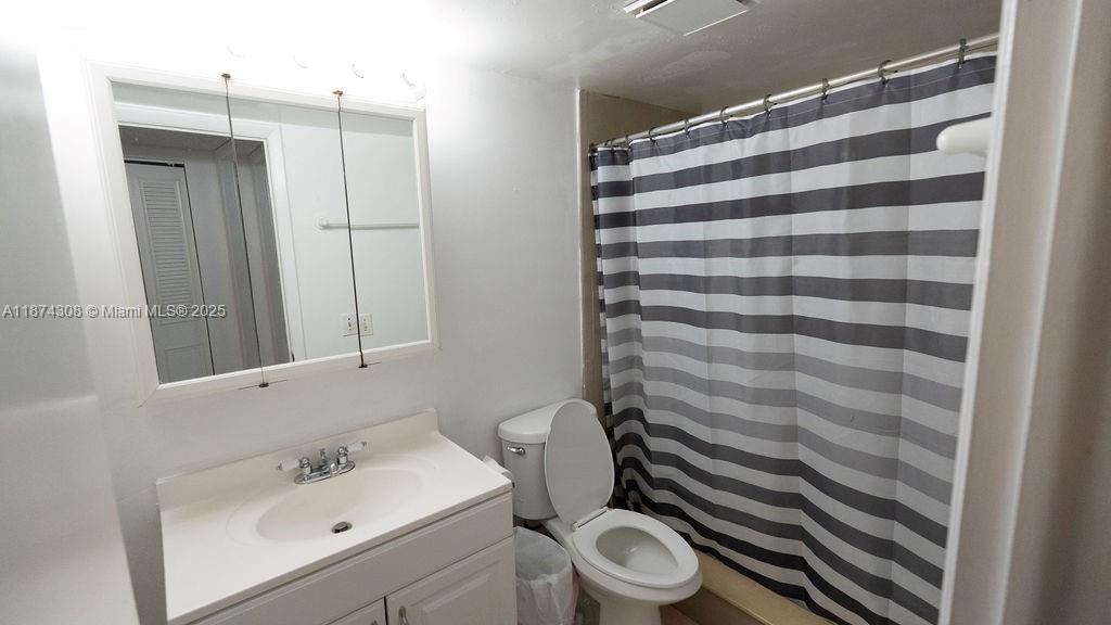 APPLEGREEN CONDO APTS 1 - Residential