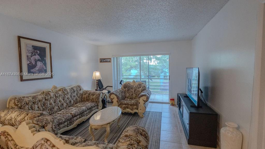 APPLEGREEN CONDO APTS 1 - Residential