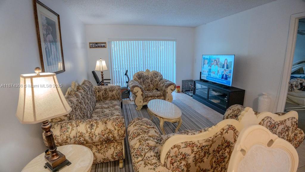 APPLEGREEN CONDO APTS 1 - Residential