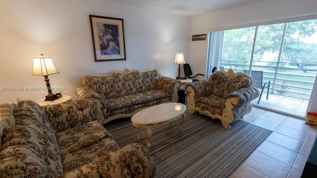 APPLEGREEN CONDO APTS 1 - Residential