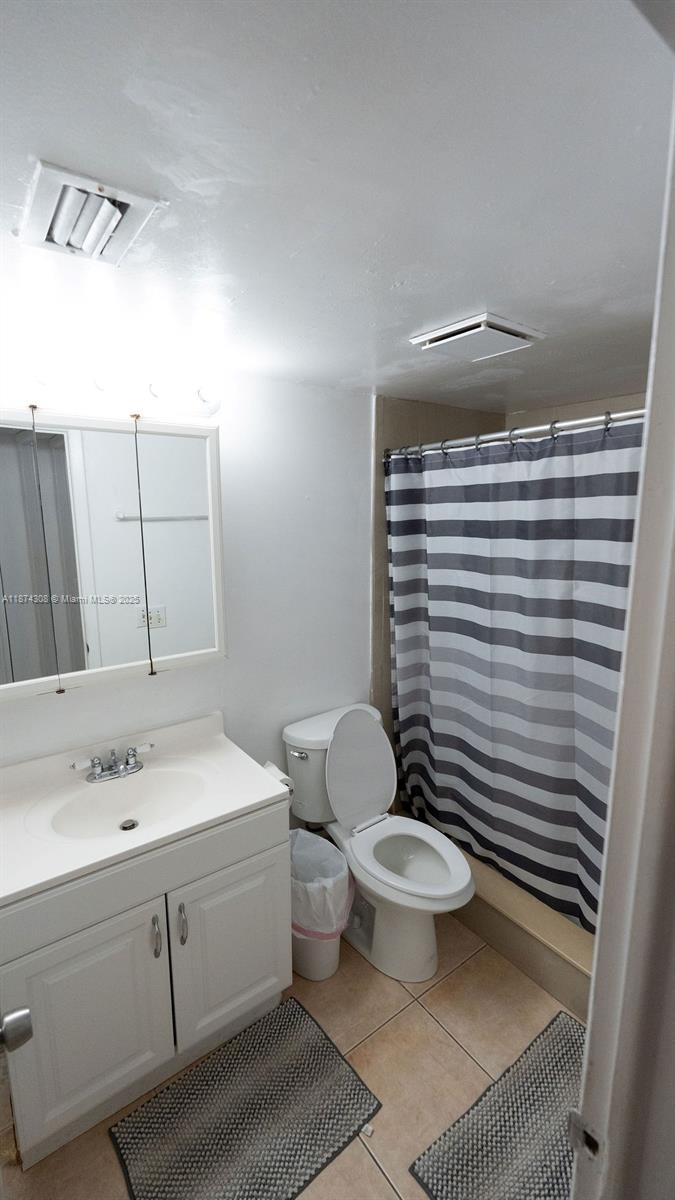 APPLEGREEN CONDO APTS 1 - Residential