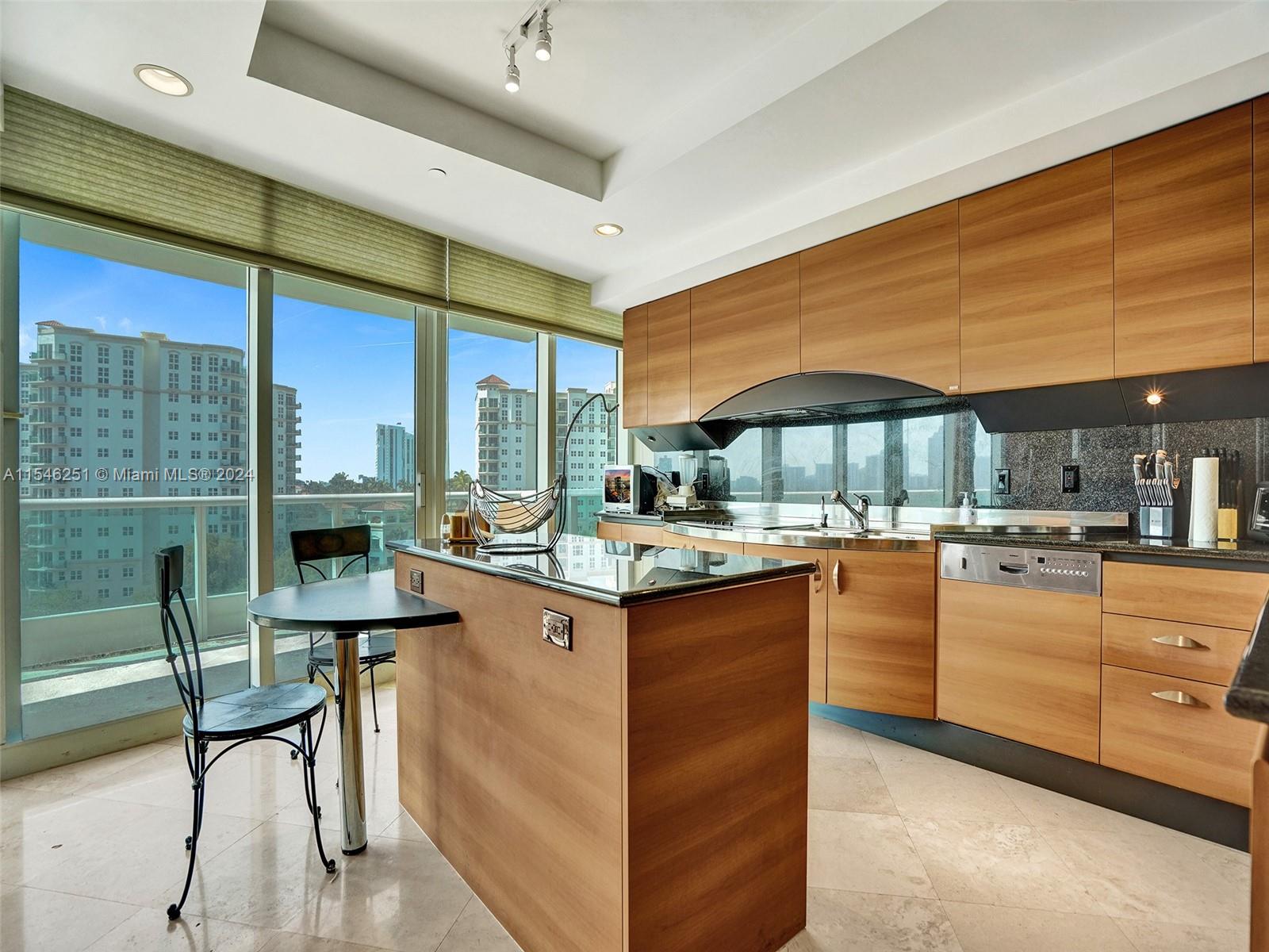 TOWERS OF PORTO VITA-SOUT - Residential Lease