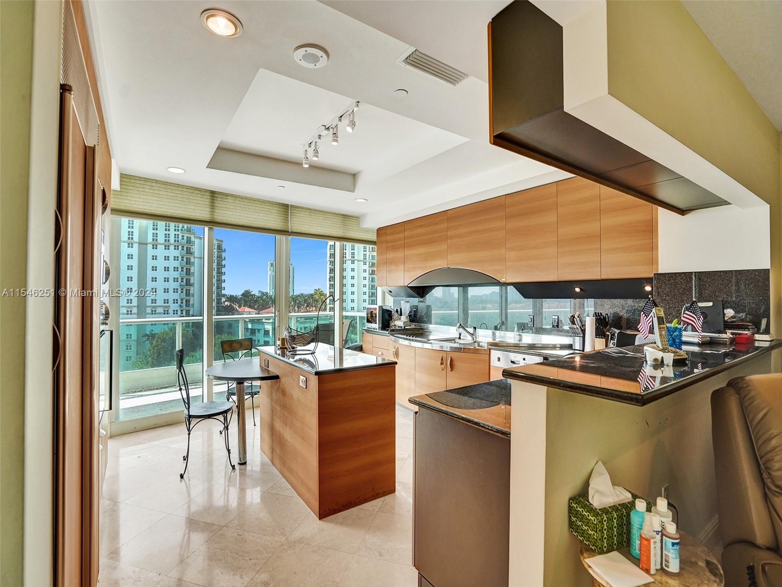 TOWERS OF PORTO VITA-SOUT - Residential Lease