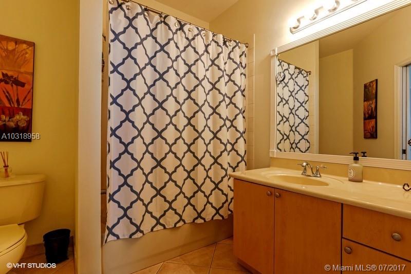 POD 1 AT MONARCH LAKES - Residential