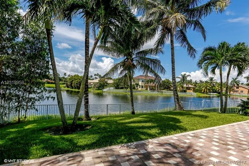 POD 1 AT MONARCH LAKES - Residential