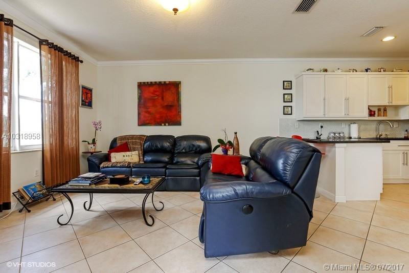 POD 1 AT MONARCH LAKES - Residential