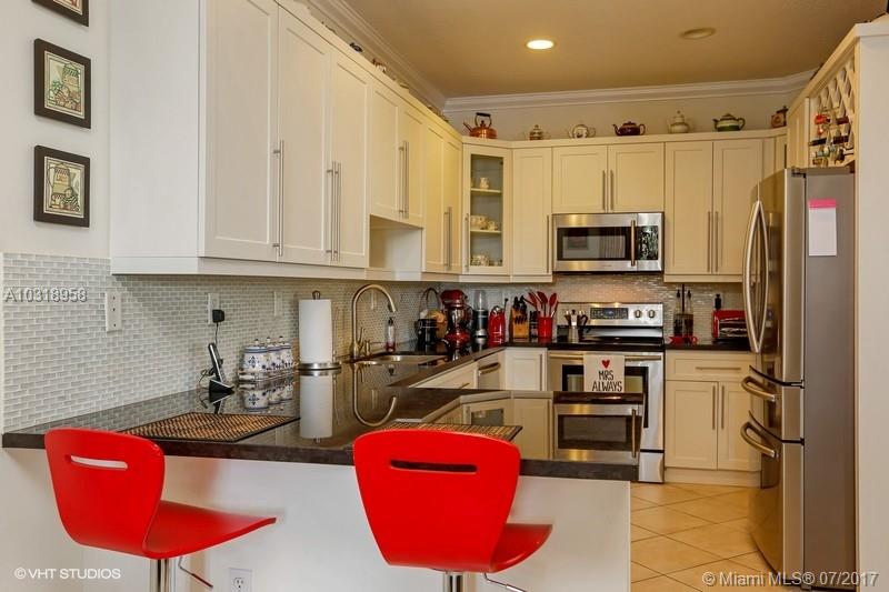 POD 1 AT MONARCH LAKES - Residential