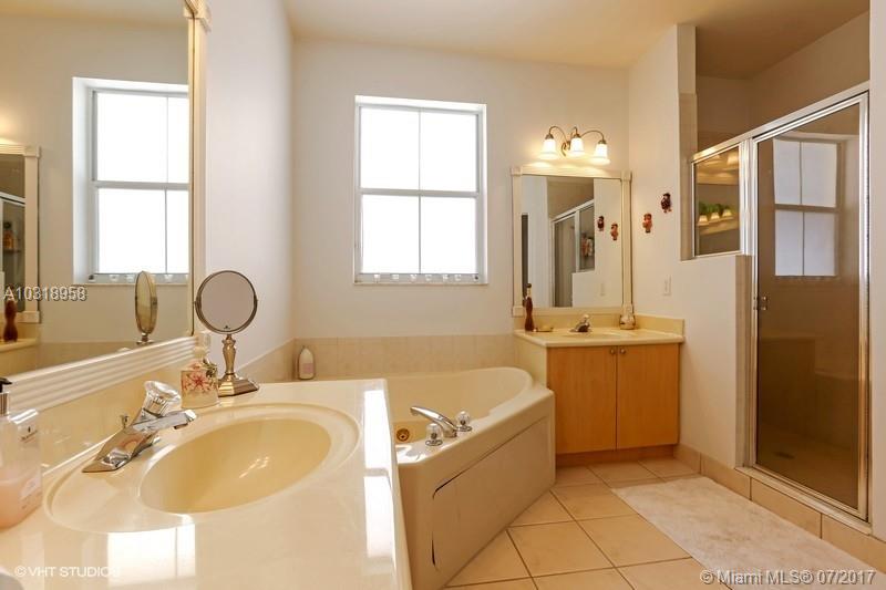 POD 1 AT MONARCH LAKES - Residential