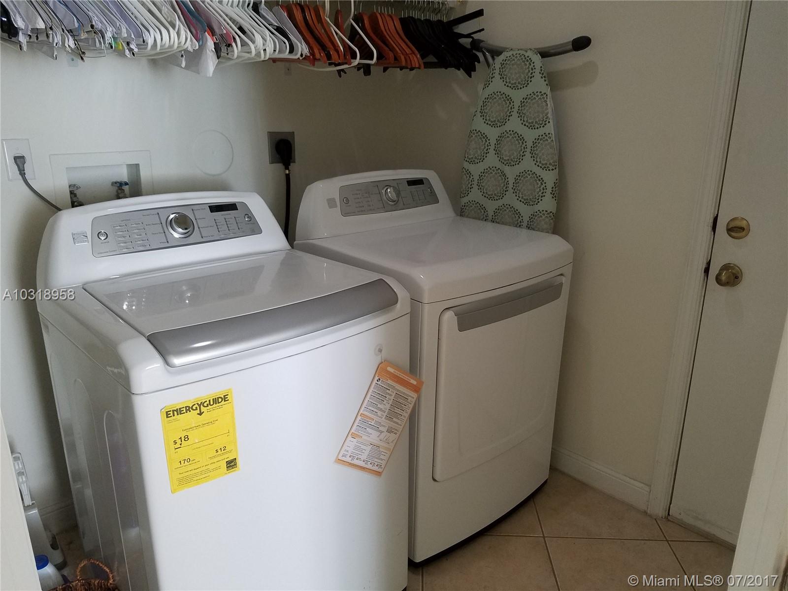 POD 1 AT MONARCH LAKES - Residential