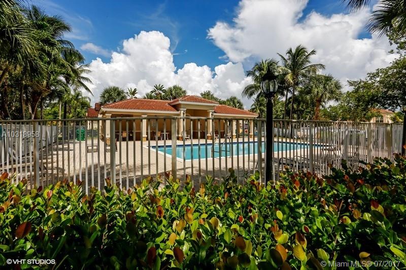 POD 1 AT MONARCH LAKES - Residential