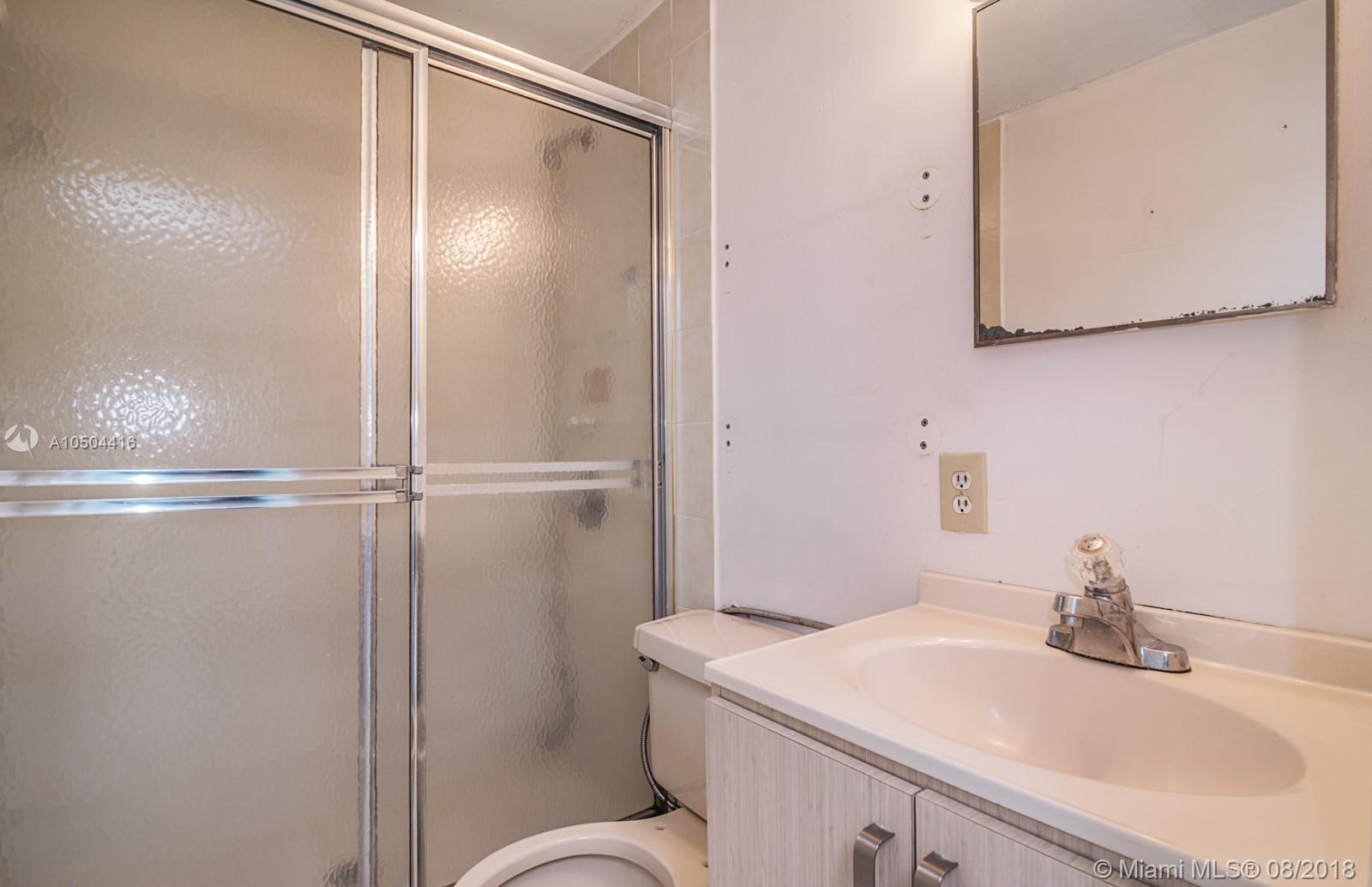 HIALEAH ESTATES - Residential