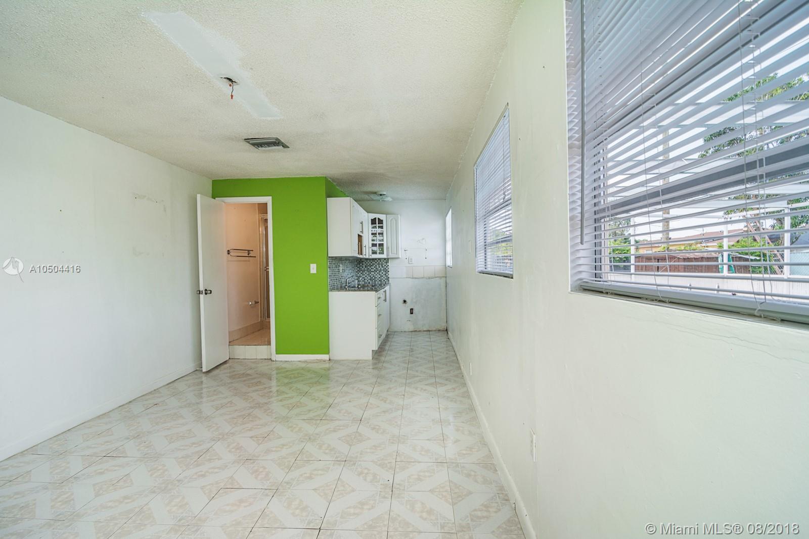 HIALEAH ESTATES - Residential