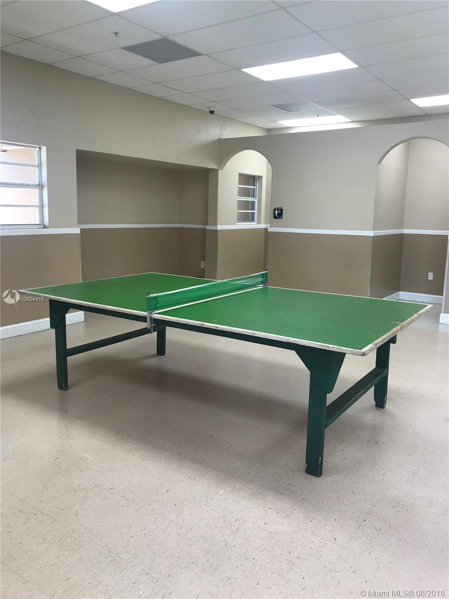 HIALEAH ESTATES - Residential