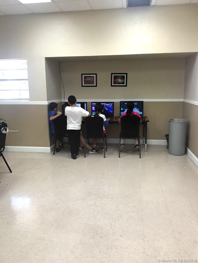 HIALEAH ESTATES - Residential