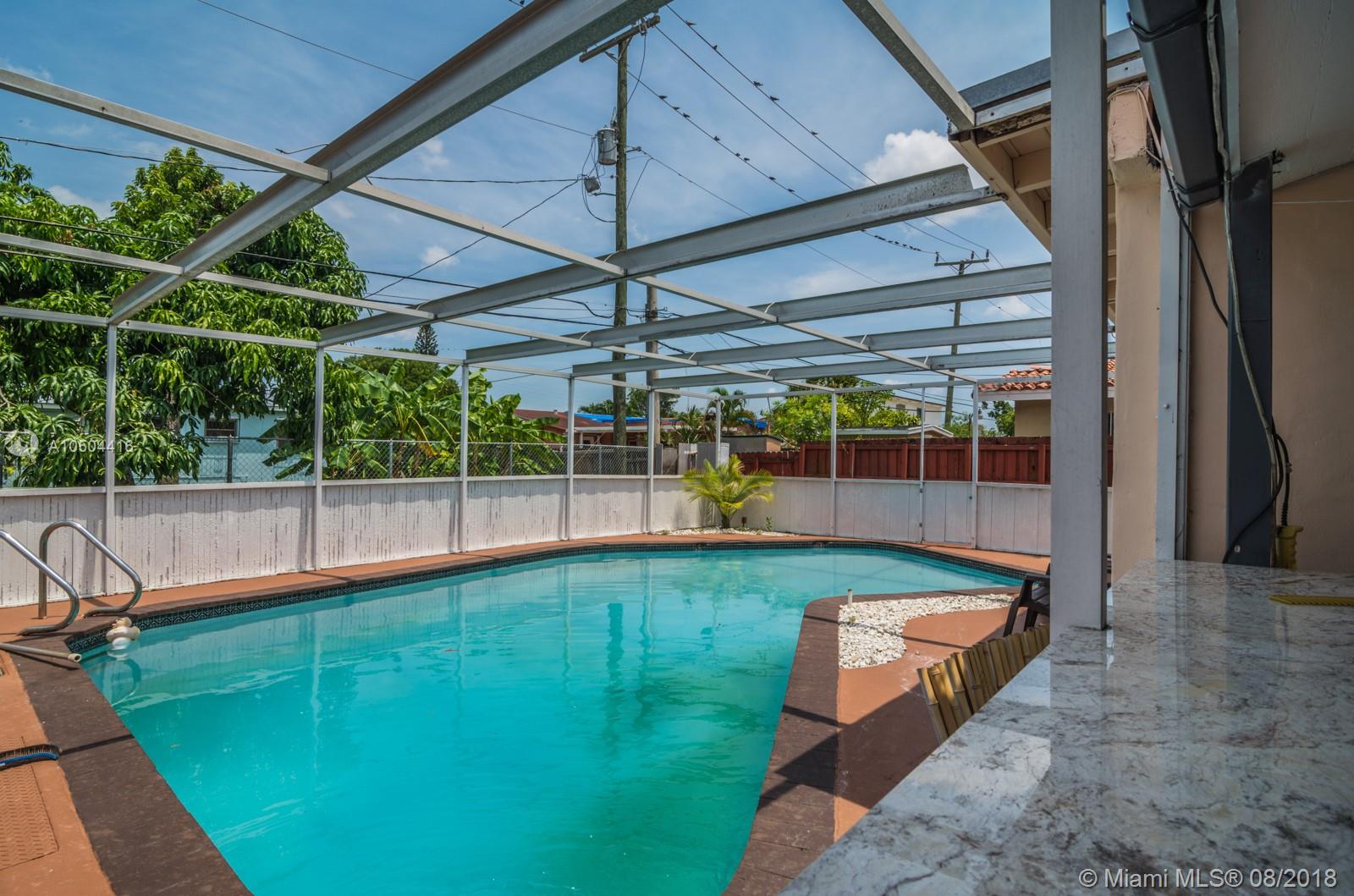 HIALEAH ESTATES - Residential