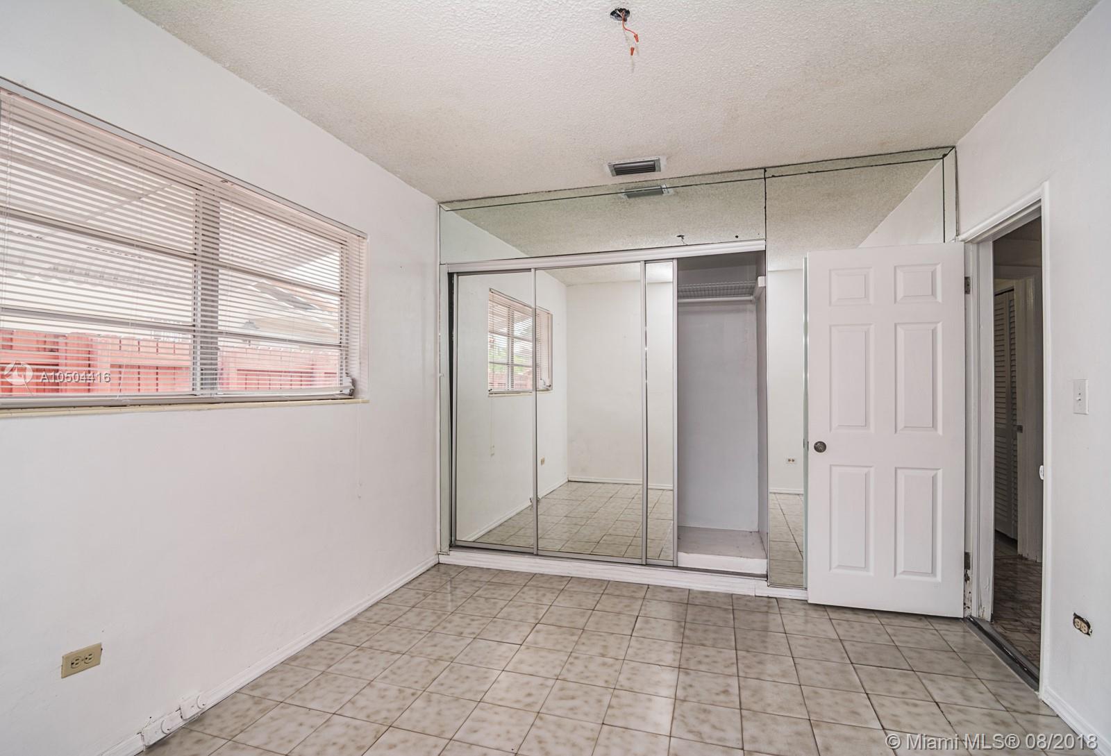 HIALEAH ESTATES - Residential