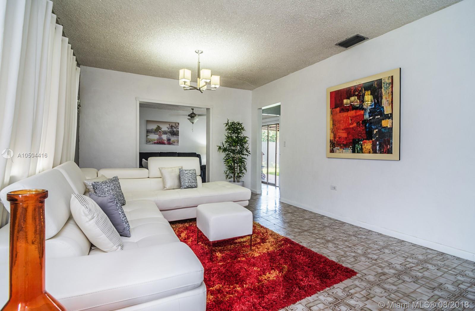 HIALEAH ESTATES - Residential