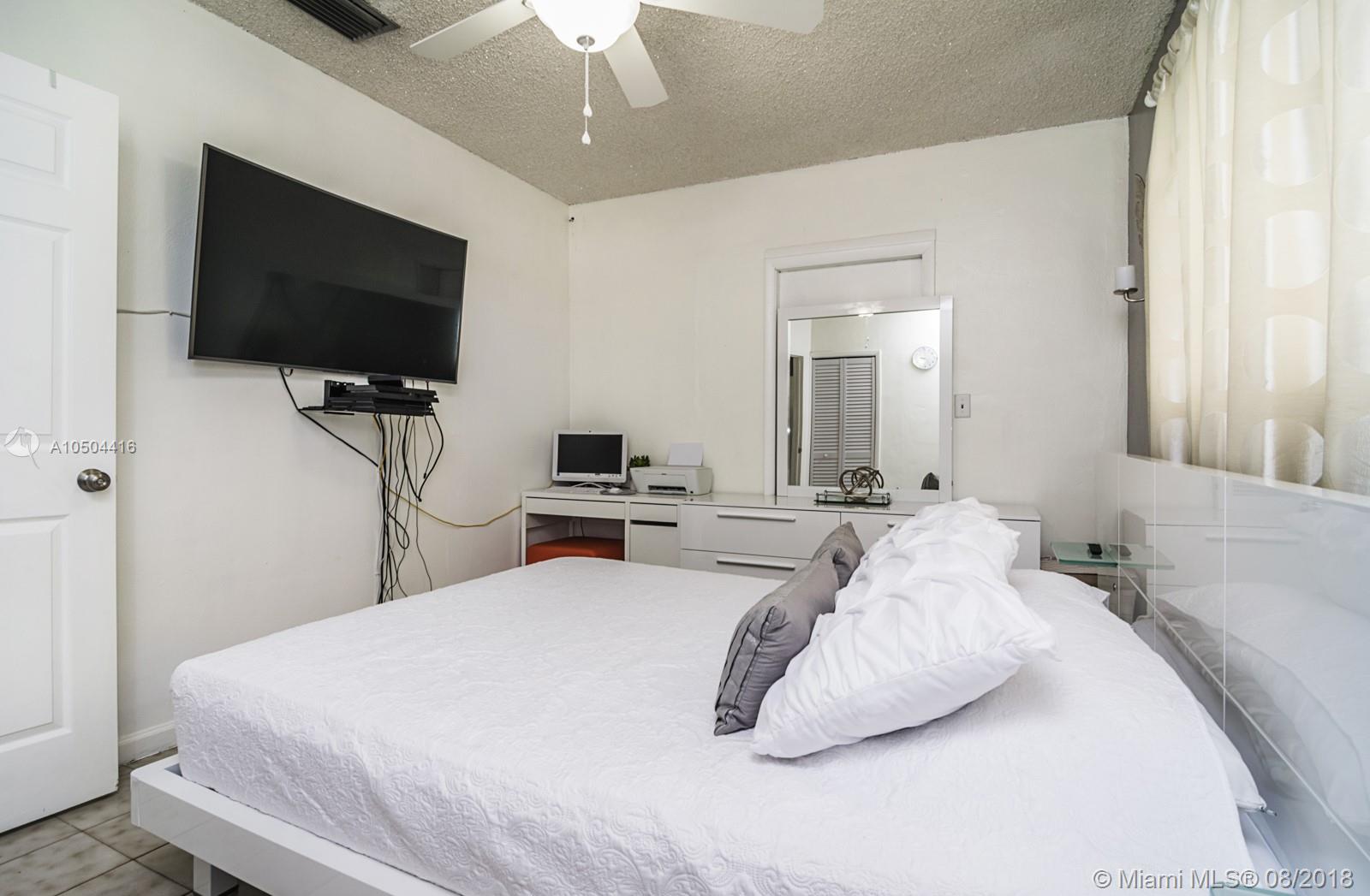 HIALEAH ESTATES - Residential