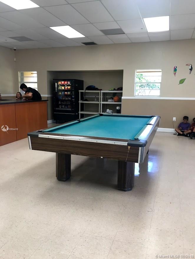 HIALEAH ESTATES - Residential