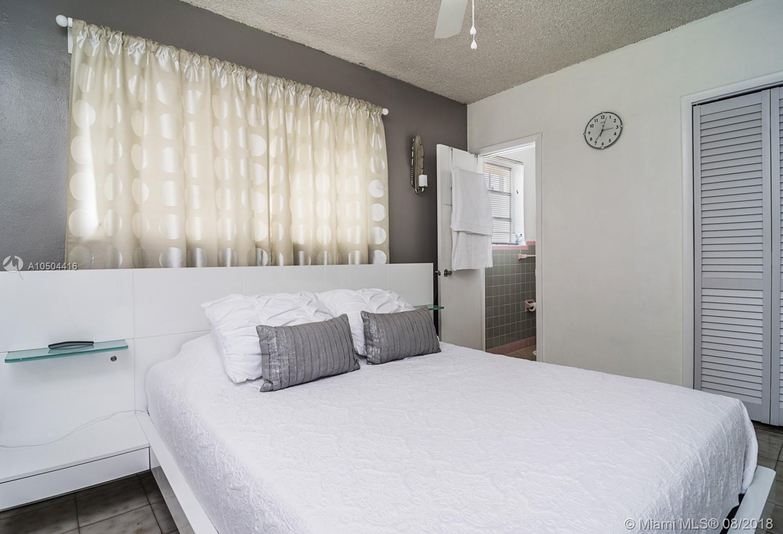 HIALEAH ESTATES - Residential