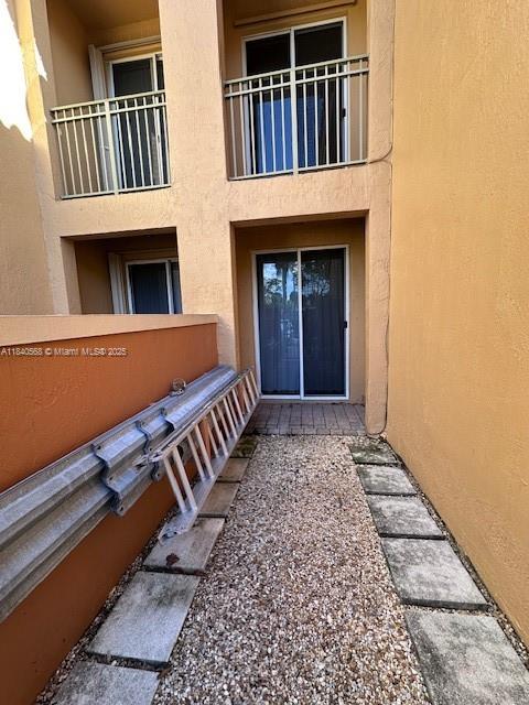 VILLAS AT HARBOR ISLES CO - Residential Lease