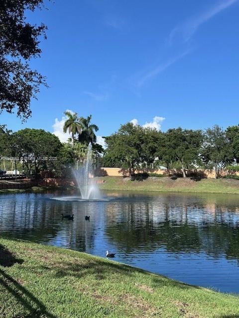 VILLAS AT HARBOR ISLES CO - Residential Lease