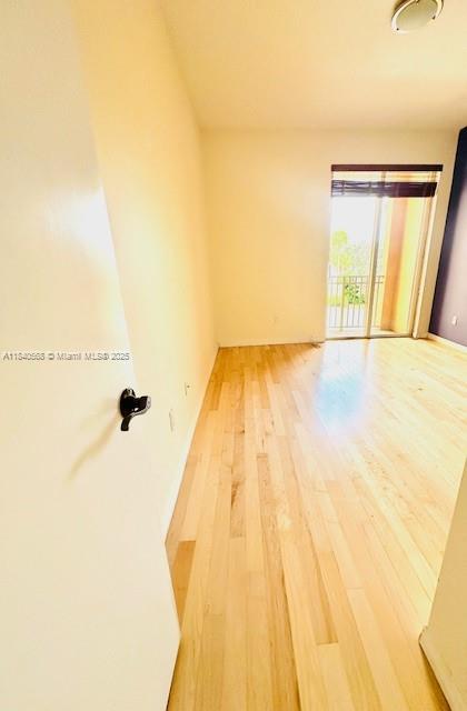 VILLAS AT HARBOR ISLES CO - Residential Lease